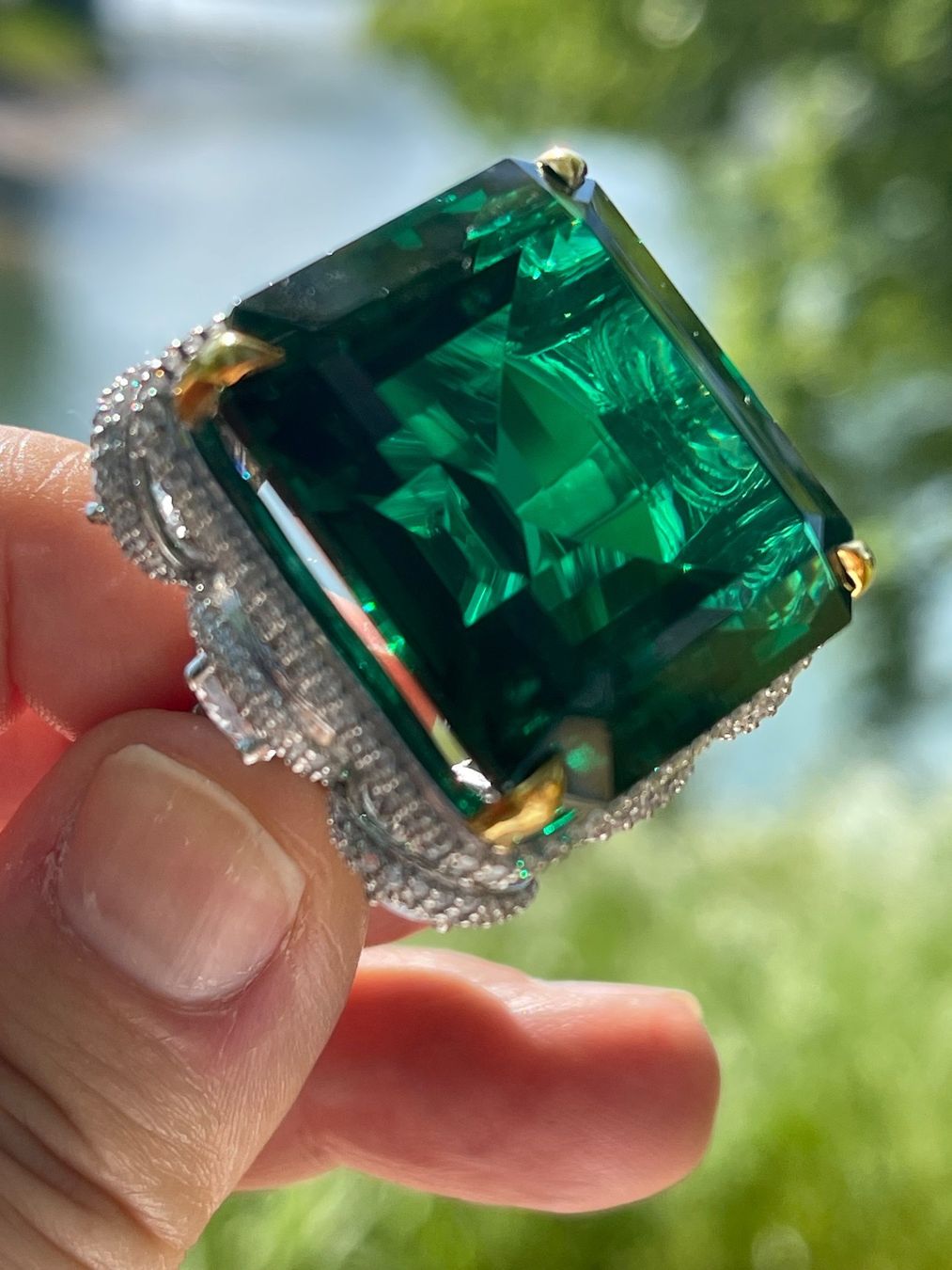 Llan Valls Joies Ringe: MAXI 70cts Nano-Emerald & Lab Diamonds SS925 Gold Ring – Neu (gemäss Beschreibung) aus Birsfelden von Brut-Reserve 1