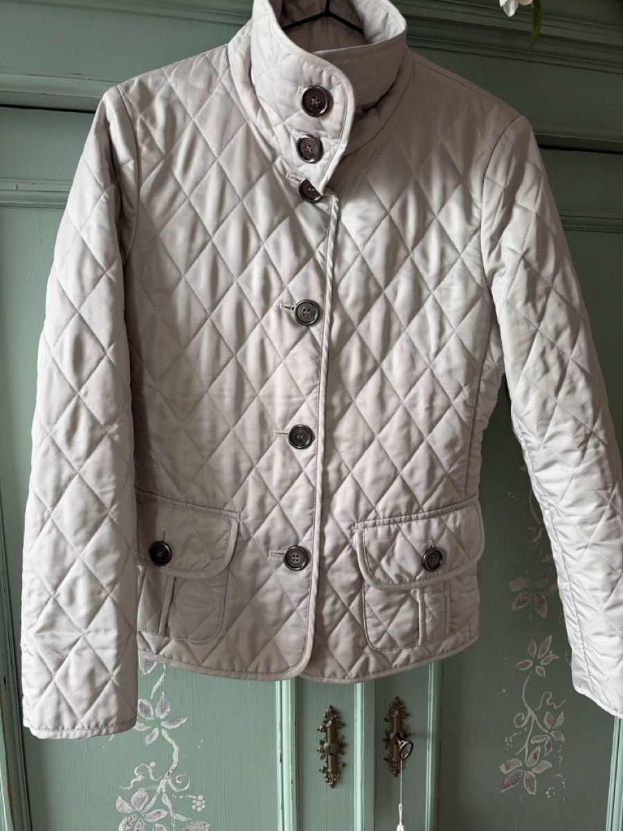 Burberry Giacche: Burberry Steppjacke beige mit Knöpfen – Nuovo (secondo la descrizione) da Uster venduto da nichtmehrmeins