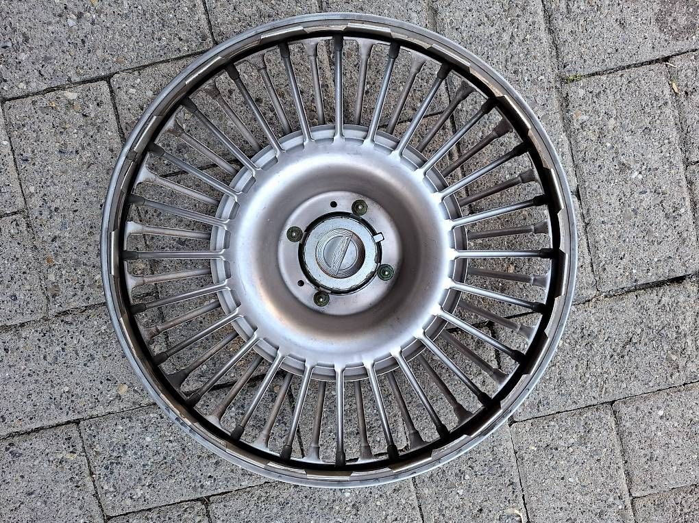 Alle Autoersatzteile: Pontiac Firebird 1968 Radkappen – Gebraucht aus aarberg von juerg1957 1