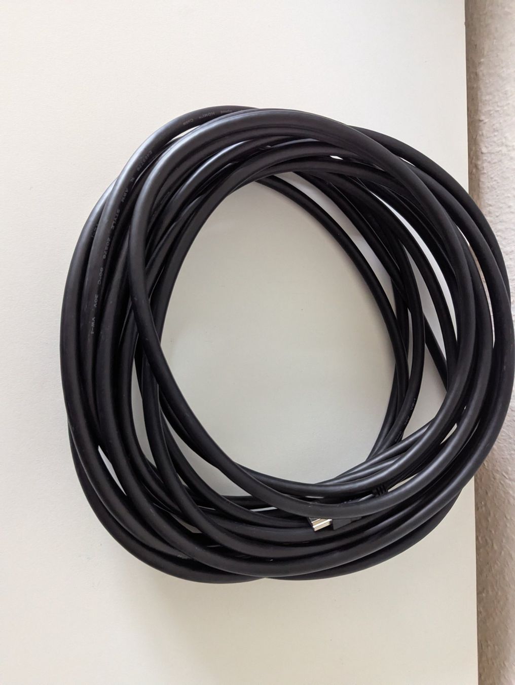 Cavi: Hochwertiges HDMI-Kabel, 10 Meter Länge – Usato da Zürich venduto da eflohmi