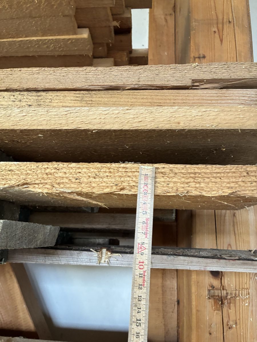 Articoli in legno: Komplettes Holzlager – Usato da Menznau venduto da dar_w9yg 7