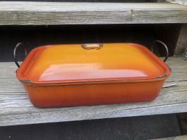 Plat à gratin vintage en fonte émaillée avec couvercle