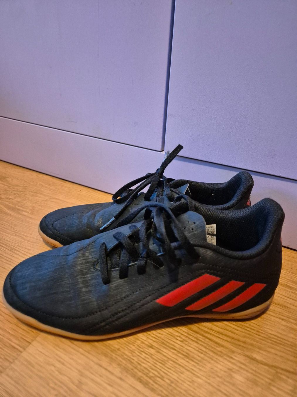 Adidas Scarpe per ragazzi: Adidas Hallenschuhe Grösse 37 – Usato da Greifensee venduto da Misheru 1