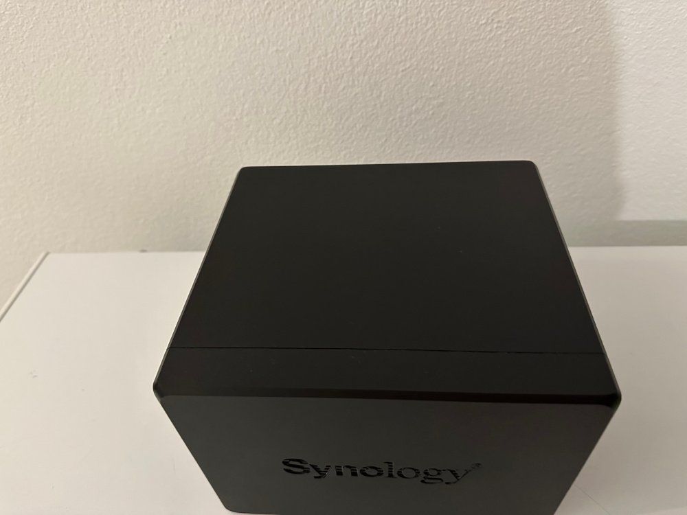 Synology Server: Synology DiskStation DS920+ | 32 TB | RAM & SSD upgrade – Gebraucht aus Locarno von  5