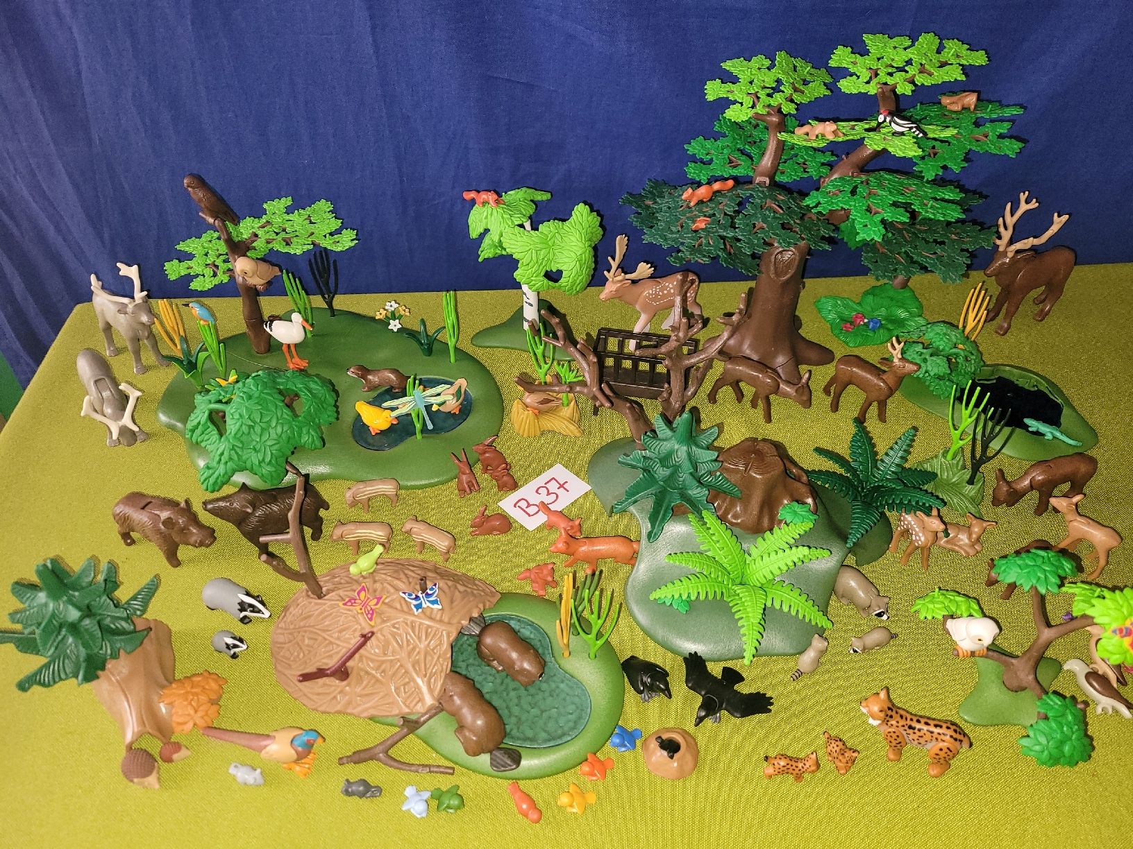 Playmobil Giocattoli: Playmobil Wald,70 Tiere B37 – Usato da Aarberg venduto da Fink010