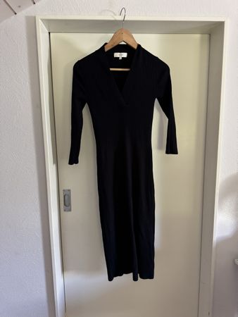 Reiss Black Midi Dress - Size M - Stylish & Elegant!
