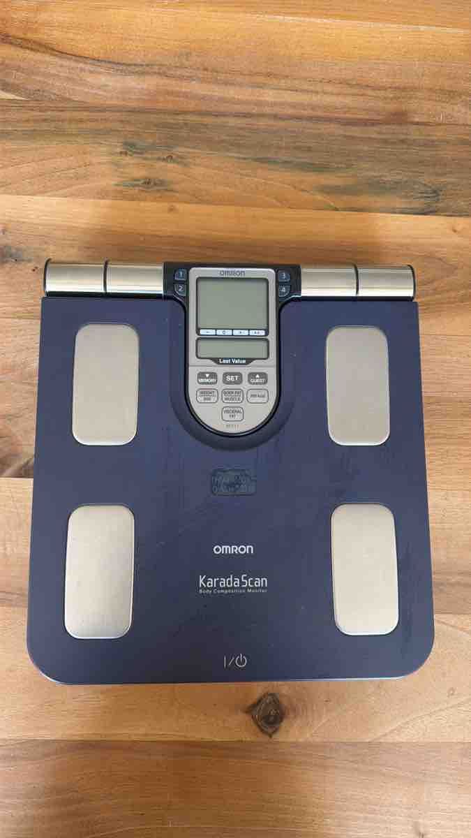 Omron Bilance pesapersone: Körperanalysewaage Omron Karada Scan gebraucht – Usato da Hemmiken venduto da Floh93