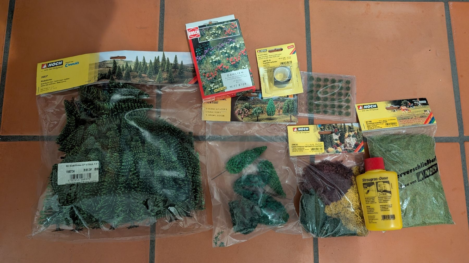 Noch Modelleisenbahnen: Sortiment an Modellbäumen und Naturalien – Neu (gemäss Beschreibung) aus Wallisellen von Lauro_Wy