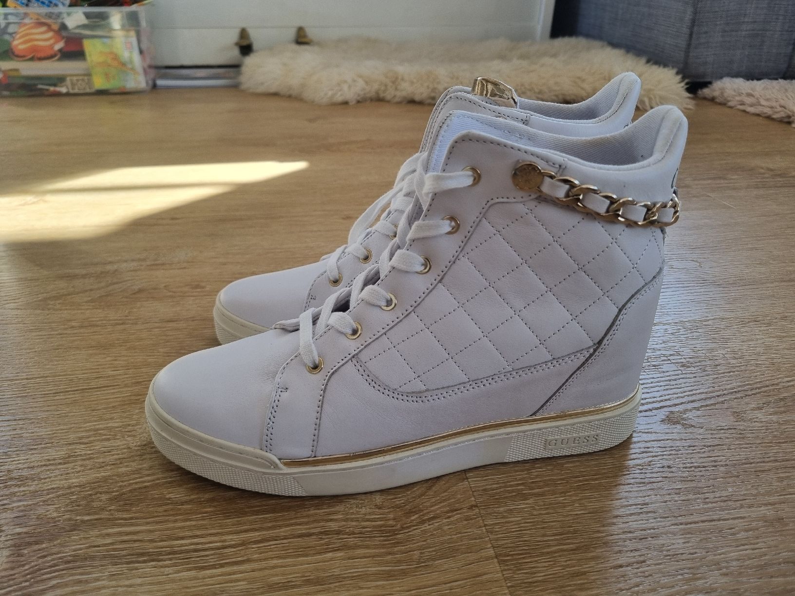 Damenschuhe: schuhe guess – Gebraucht aus Romanshorn von Stedy7