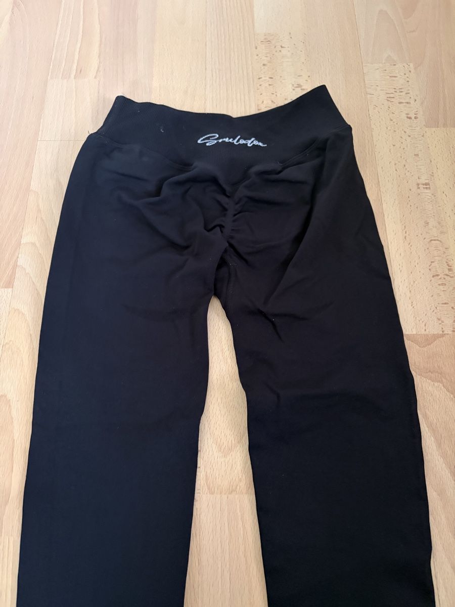 Smilodox Leggings: Smilodox leggins mit Scrunch – D'occasion à Pfäffikon ZH par she_qkn2