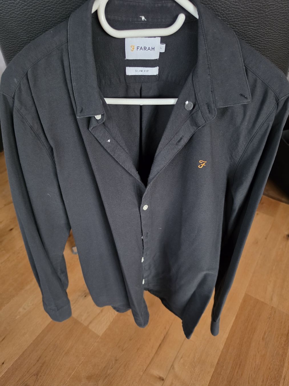 Chemises: Farah Hemd Slim Fit L schwarz – Neuf (Voir description) à Flaach par ker_6ml7