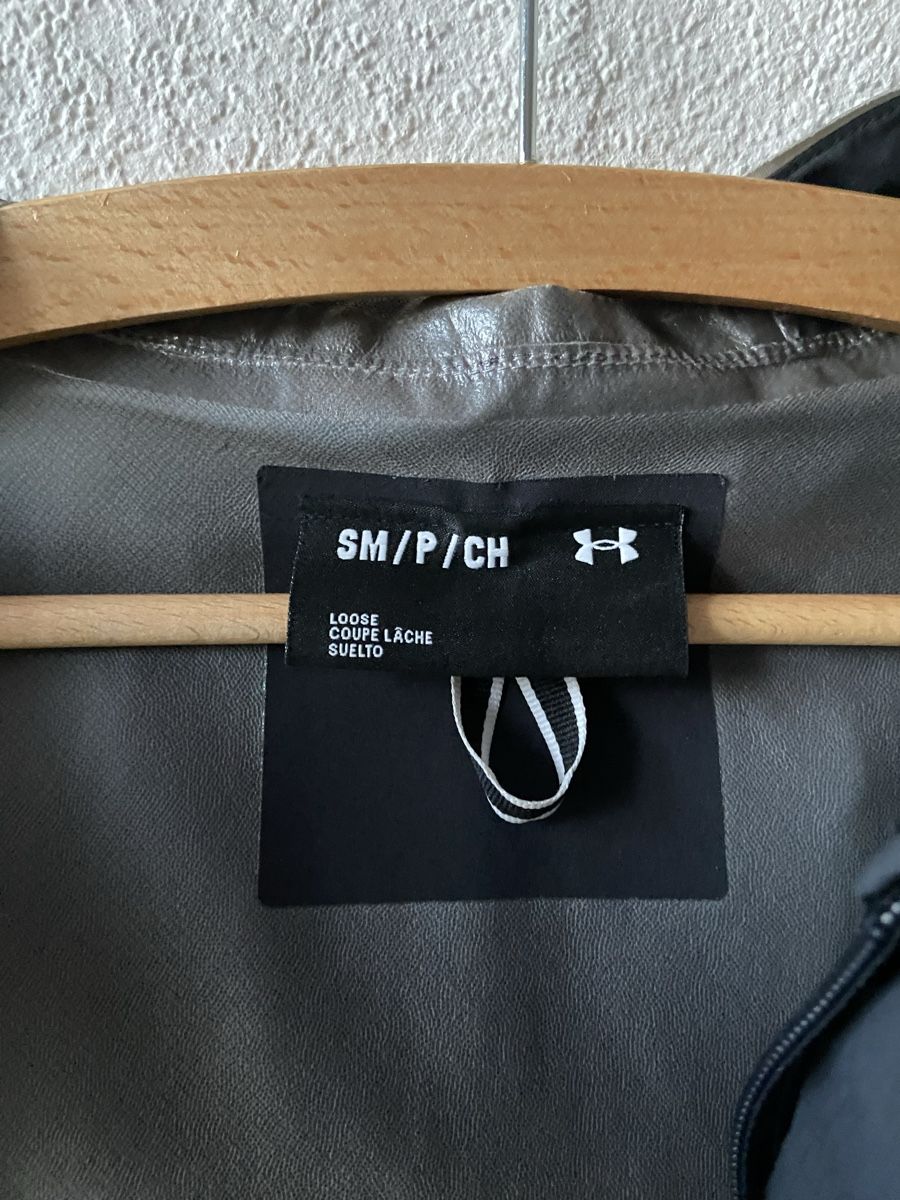 Under Armour Giacche: Under Armour Regenjacke M – Usato da Olten venduto da jon_wfq7 4