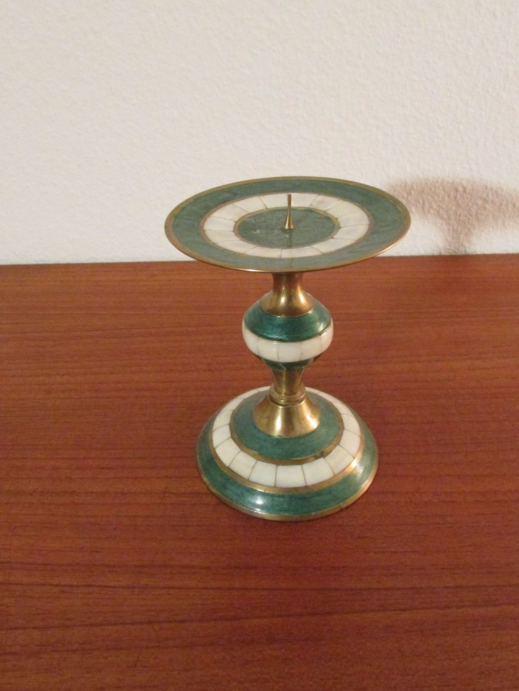Portacandele: Grosser Kerzenständer Messing und Emmaille – Usato da Zollikofen venduto da Flavabana