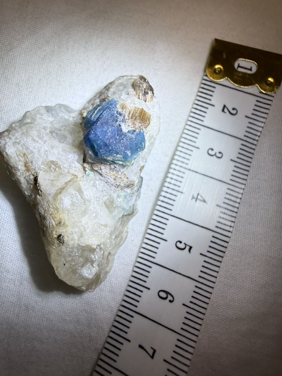 Mineralien & Heilsteine: Hauyn Kristall in Matrix  – Gebraucht aus Oberhof von RealStone 5