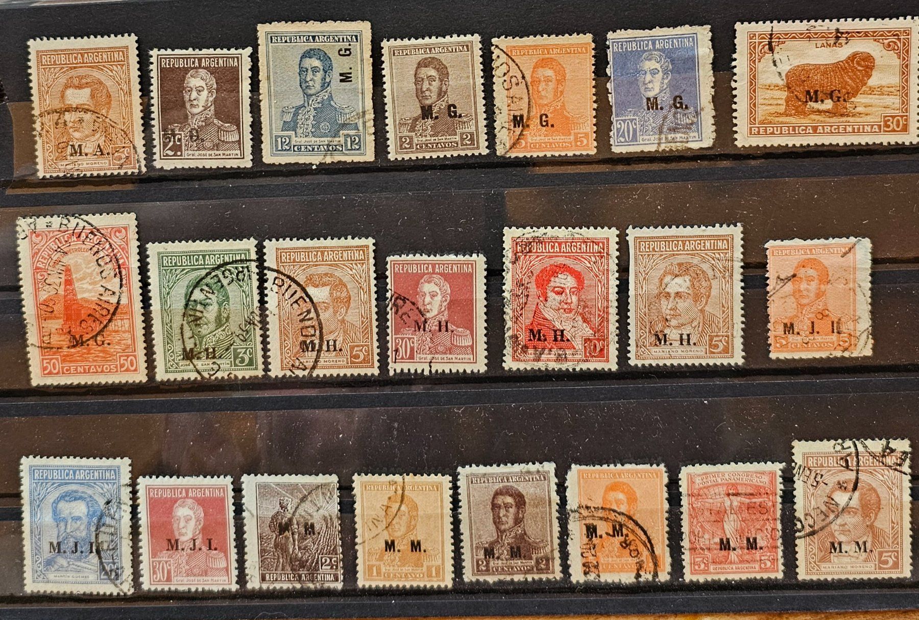 Tutti i francobolli: ARGENTINIEN alte Briefmarken mit Aufdrucke gest. – Usato da Les Valettes venduto da Nuba1