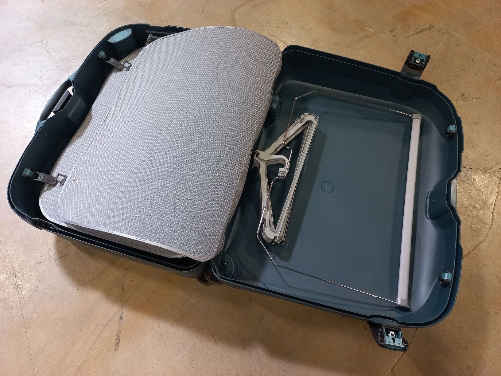 Samsonite Valigie: Reisekoffer Hartschale gross – Usato da Hohenrain venduto da mei_7mrw 2