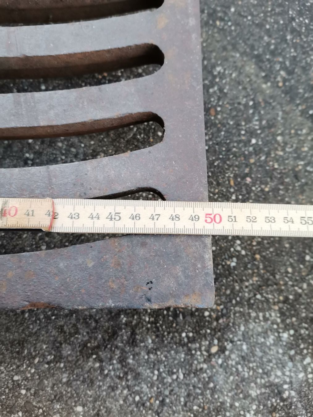 Gitter & Roste: Schachtdeckel, Dolendeckel, Von Roll, Strassenrost, Rost – Gebraucht aus Wiedlisbach von Kreislaufmaterial 3