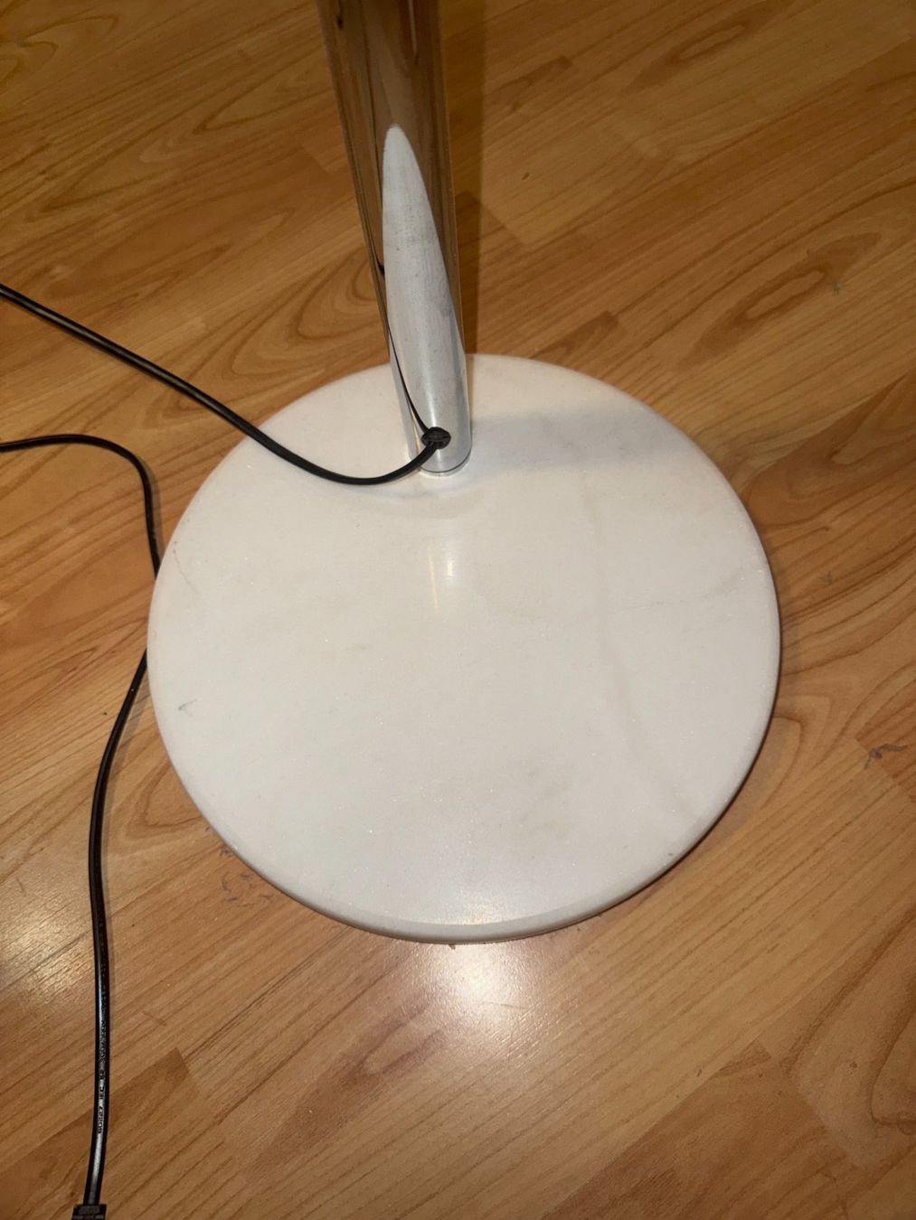 Conforama Lampade: Lampadaire LED Round – Usato da Wädenswil venduto da nde_828f 2
