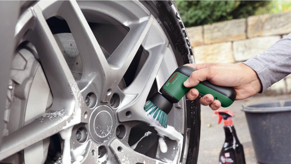 Bosch Sonstiges für Haushalt & Wohnen: Akku-Reiniger BOSCH "Universal Brush" – Gebraucht aus Gossau SG von Mr_raab 2