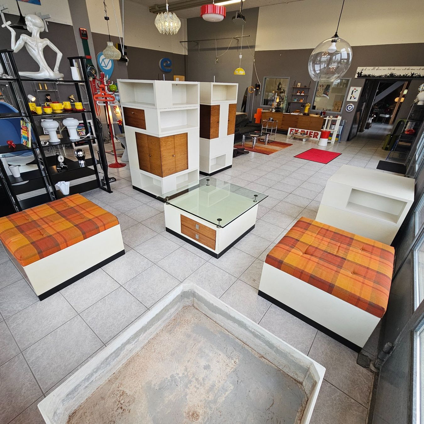 Armadi: 1968 Loft-Einrichtung, Wohnungseinrichtung Modular Elemente – Usato da Nottwil venduto da Wondewa-Shop