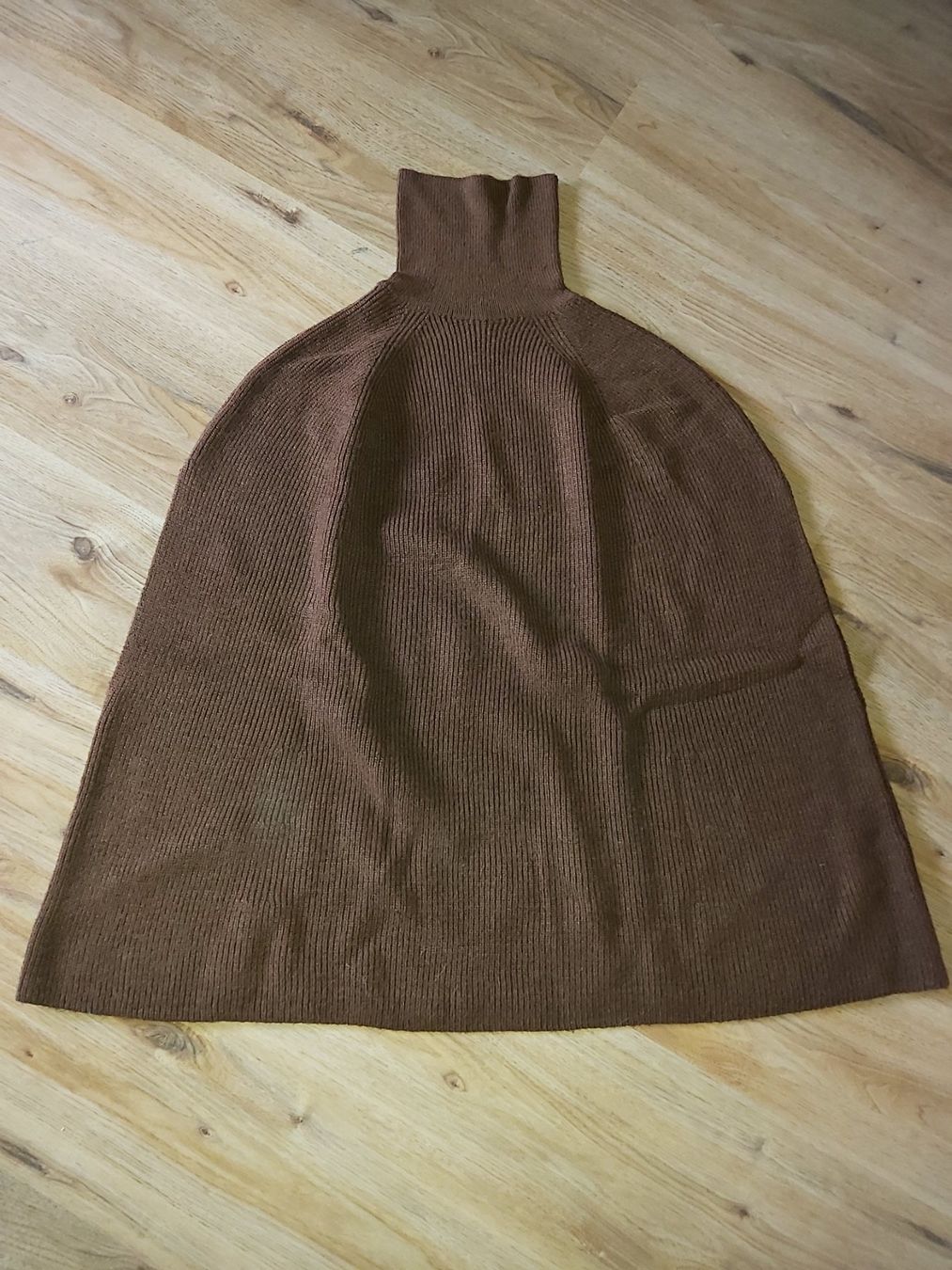 Autres vêtements femmes: Pull poncho – D'occasion à La Rippe par veromaud
