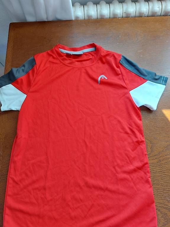 T-shirt: Shirt sport  – Usato da crissier venduto da dan_sf9h