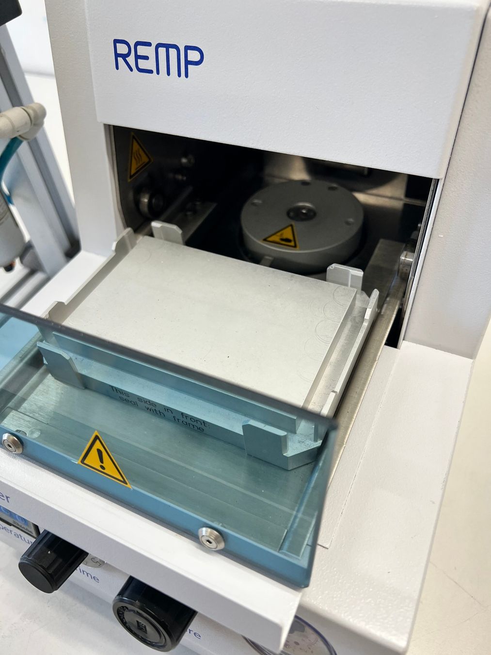 Accessori da laboratorio: REMP Easy Sealer 132 Plate Microplates Sealing Device – Usato da Niederdorf venduto da LeptonAG_Labor 2