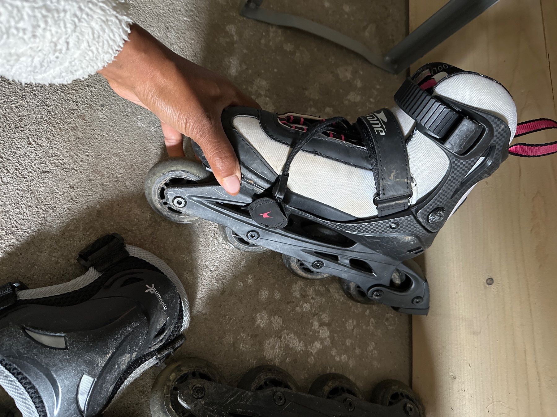 Pattini in linea & Pattini a rotelle: Mädchen rollerblades gr.33-37 – Usato da Brüttisellen venduto da sakura05 1