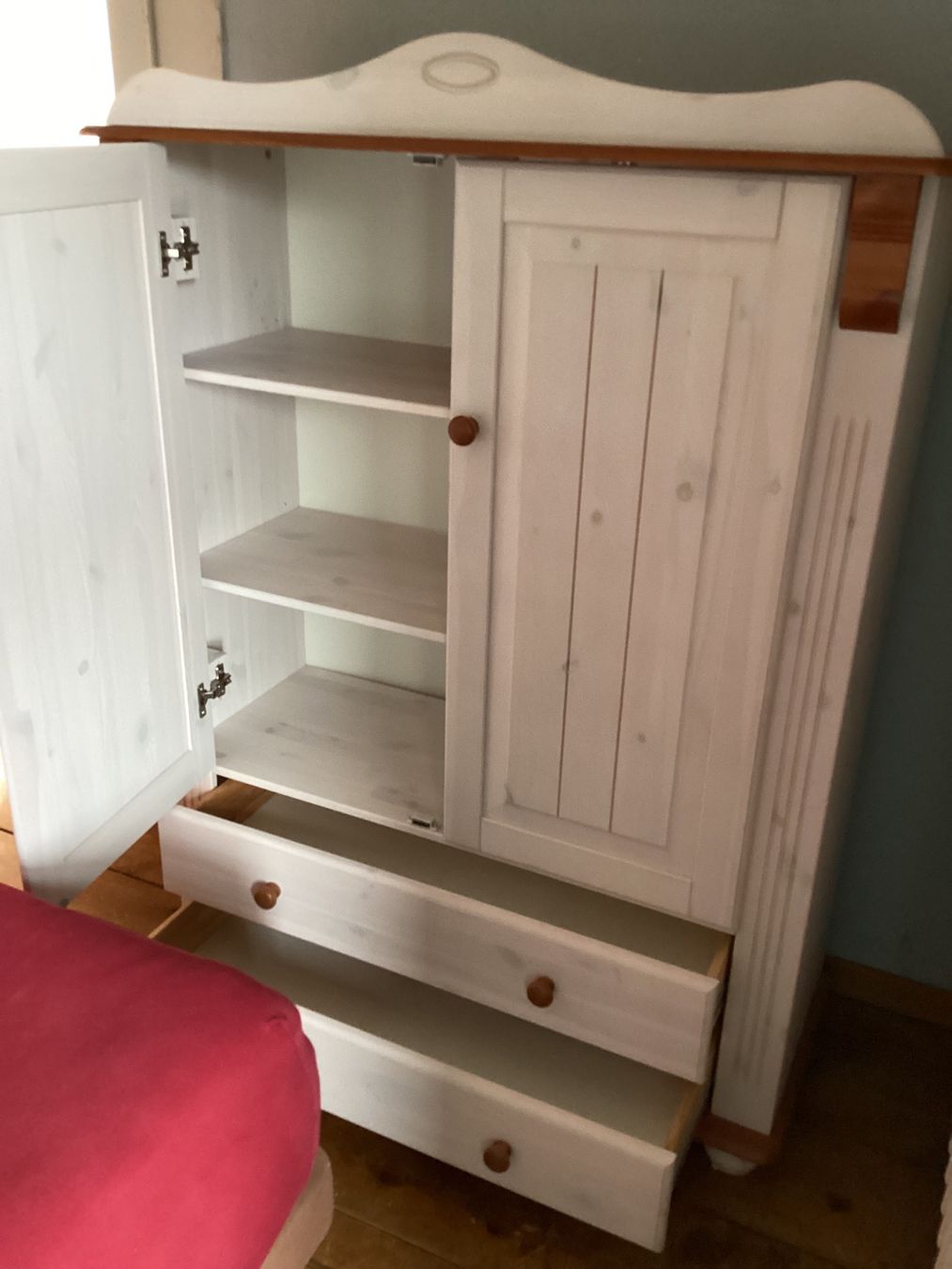 Armoires: Kleiderschrank mit Kommode und Nachttisch – D'occasion à Dürnten par Quinson 8
