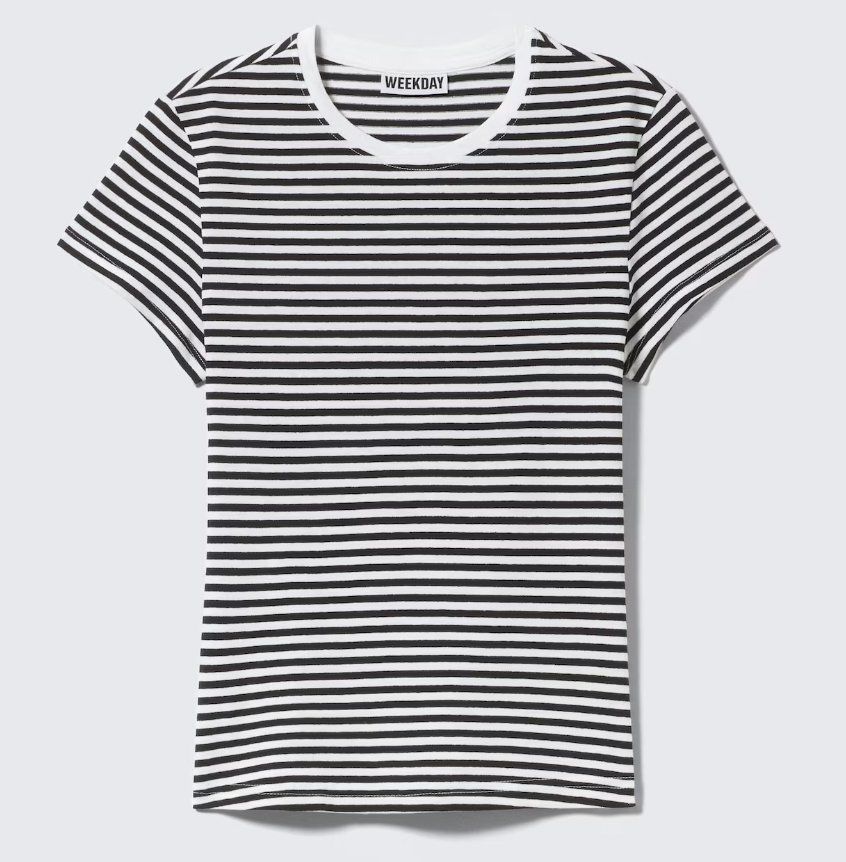 Weekday T-shirt: Weekday T-Shirt with Stripes – Nuovo (secondo la descrizione) da St. Gallen venduto da look-twice