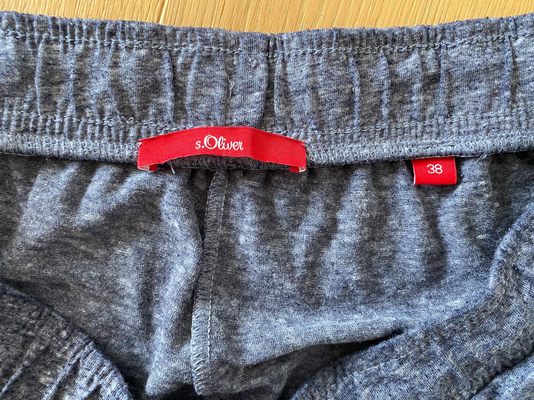 S.Oliver Pantaloni: s. Oliver einfache bequeme Shorts 38 – Usato da Trachslau venduto da M_Schmid81 1
