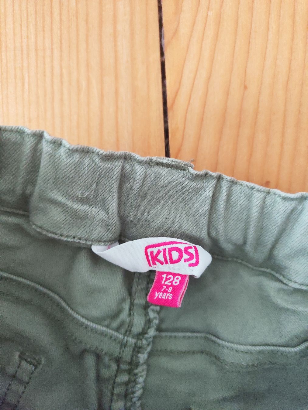 Pantalons: Hose Gr.128 – D'occasion à Zürich par aendiiii 2