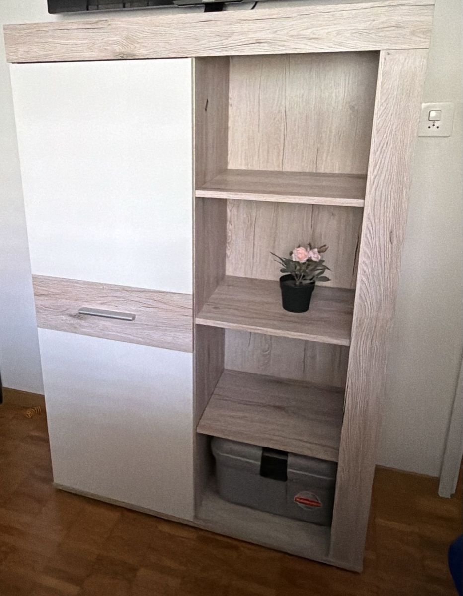 Cassettiere: TV Möbel Schrank – Usato da Volketswil venduto da fet_c2cz