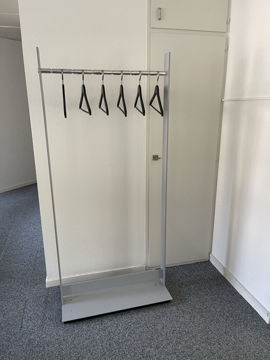 Garderobe: Garderobeständer – Gebraucht aus Liestal von zel_qv8x 2