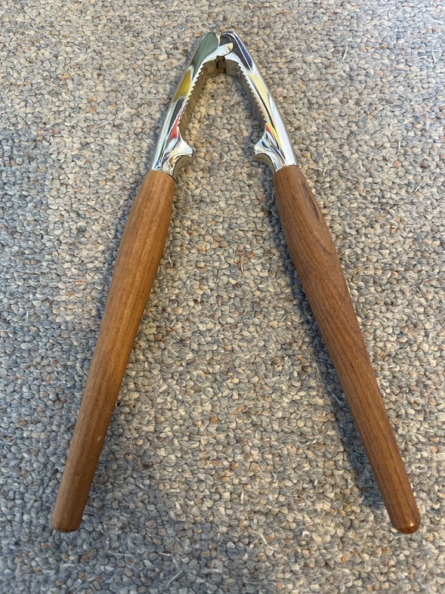 Küchengeräte: Mid Century Nussknacker  – Gebraucht aus Münchenstein von Sozial_Labor_Brocki 1