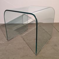 Wasserfallförmiger gebogener Glas-Beistelltisch, 80er-Jahre