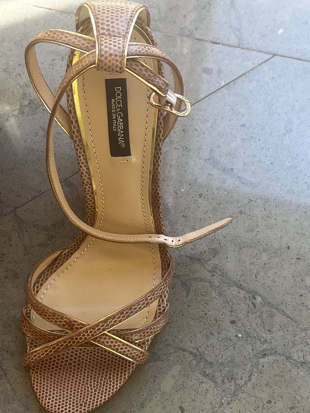 Dolce & Gabbana Damenschuhe: Chaussures compensées Dolce & Gabbana beiges 39 – Neu (gemäss Beschreibung) aus Lausanne von Flo1006
