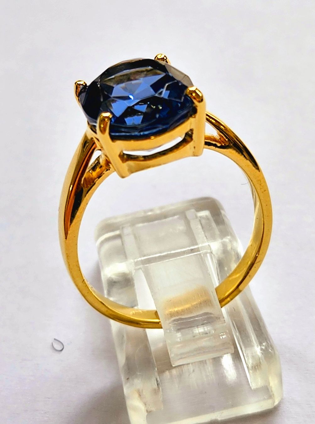Anelli: Eleganter Goldring mit blauem Safir – Nuovo e nell'imballaggio originale da Zürich venduto da adriben 8
