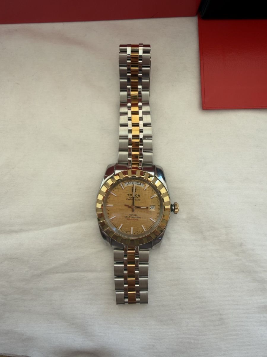 Tudor Montres: Tudor classic Day-Date 41mm – D'occasion à Le Sentier par Emmeri_00MontresEco 2