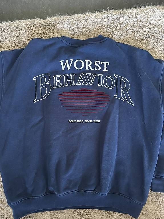 Pulls & Sweat-shirts: WRSTBHVR Sweatshirt dunkelblau – D'occasion à Kaltbrunn par lau_2hp8 1