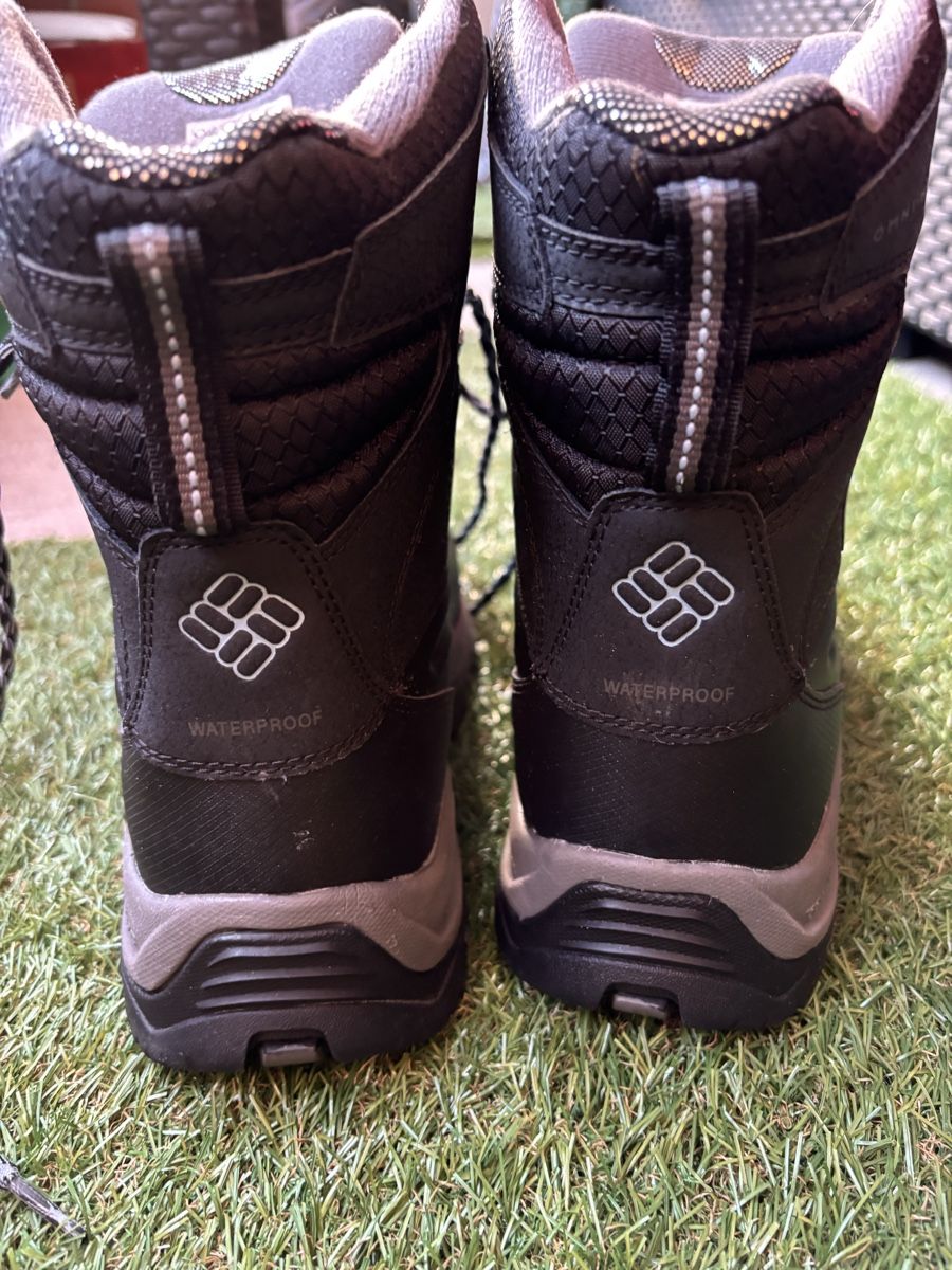 Columbia Scarpe da donna: Neuwertige Columbia Winterwanderschuhe – Nuovo (secondo la descrizione) da Unterengstringen venduto da Viktoria_ 3