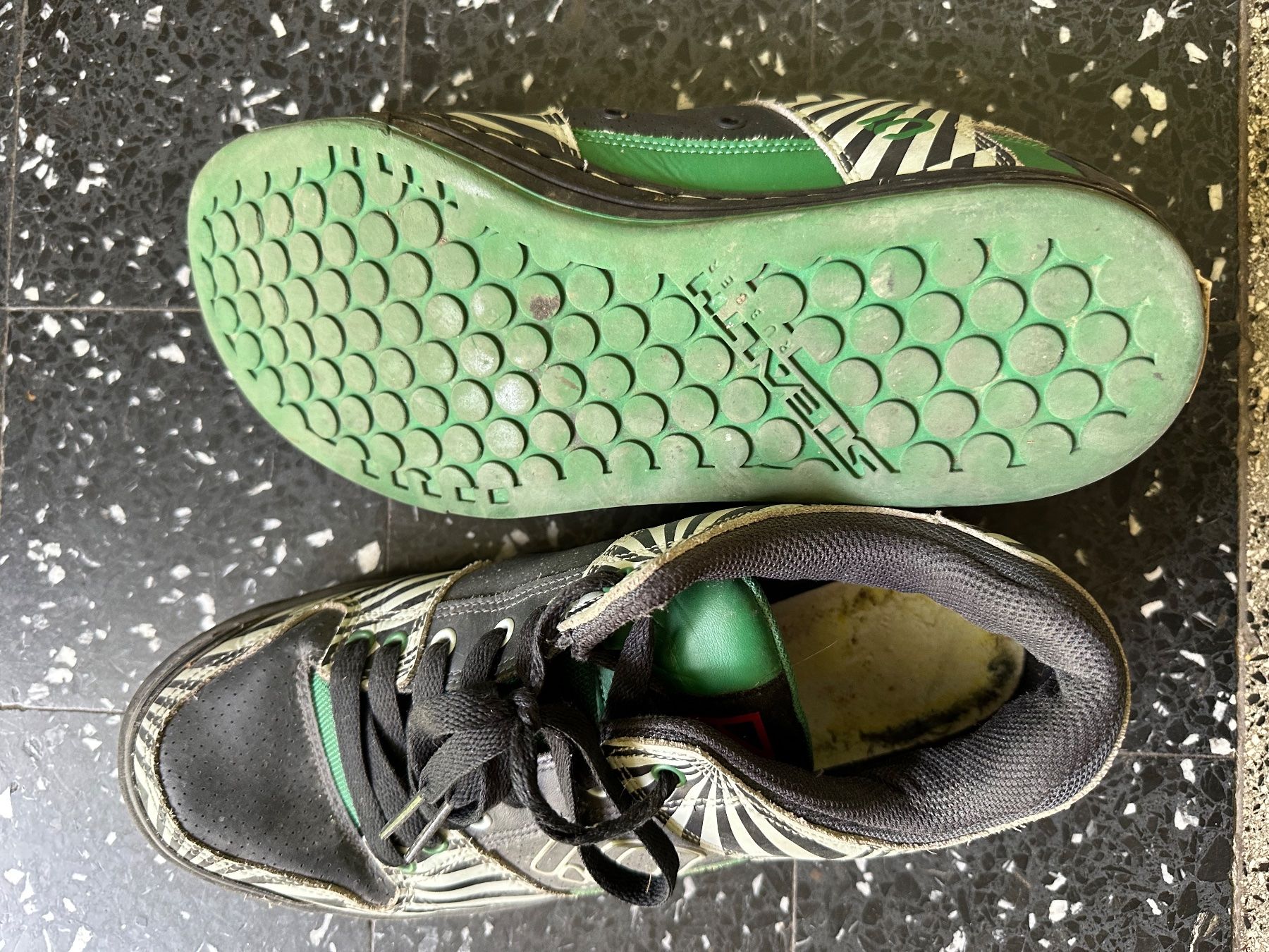 Five Ten Scarpe da uomo: Downhill Freeride Schuhe Five Ten 5 Ten Grösse 44 – Usato da zuchwil venduto da solotin74 3