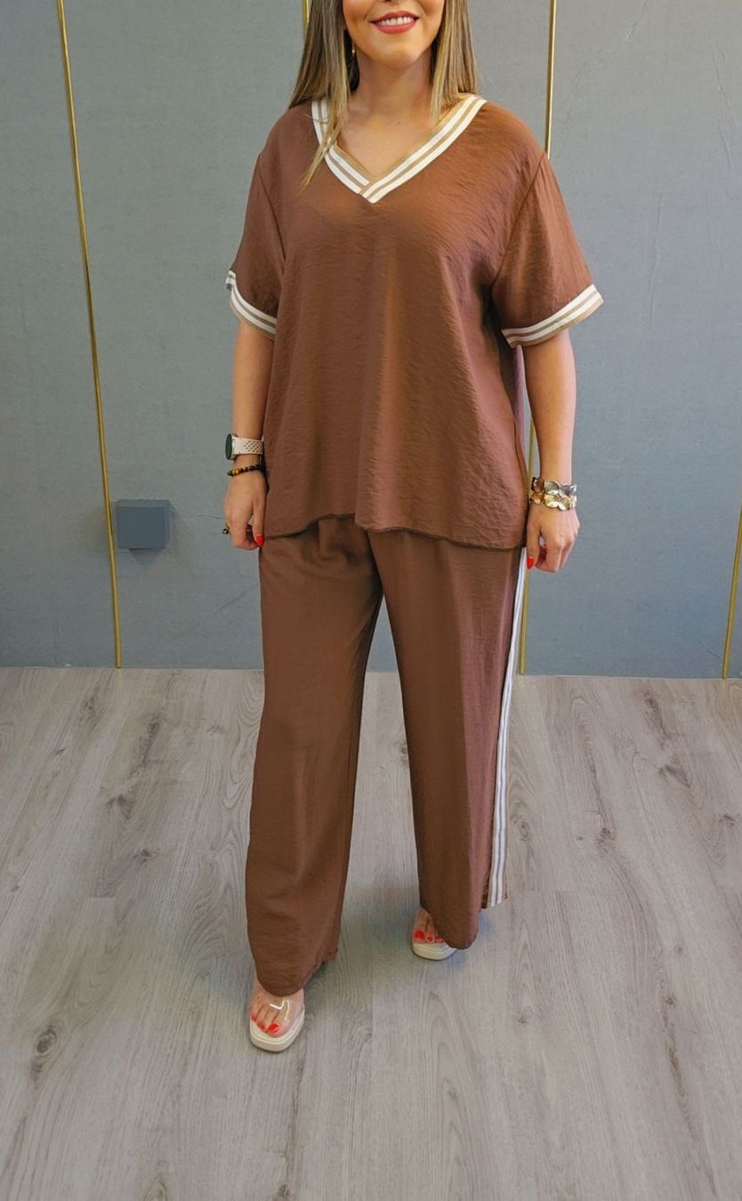 Lotti di vestiti: Bluse und Hose NEU – Nuovo e nell'imballaggio originale da St. Gallen venduto da Moda2024