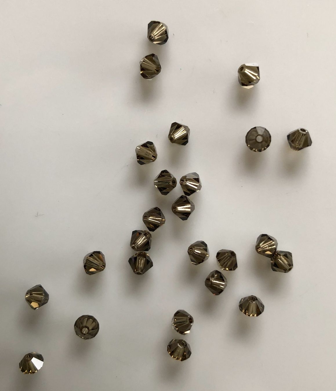 Perlen (unechte): Swarovski Perlen 4 mm braun dunkel – Neu und originalverpackt aus Starrkirch-Wil von heidiml 1