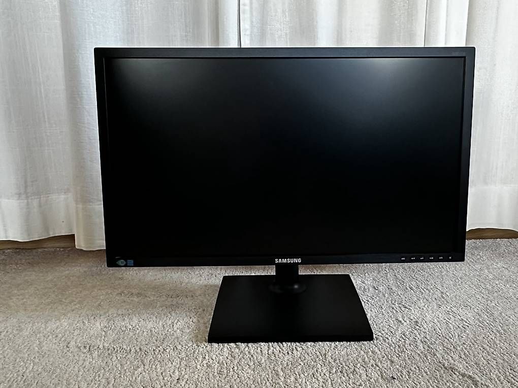Samsung Monitore: Ecran PC 24" Samsung – Gebraucht aus Montet (Broye) von pascou2011