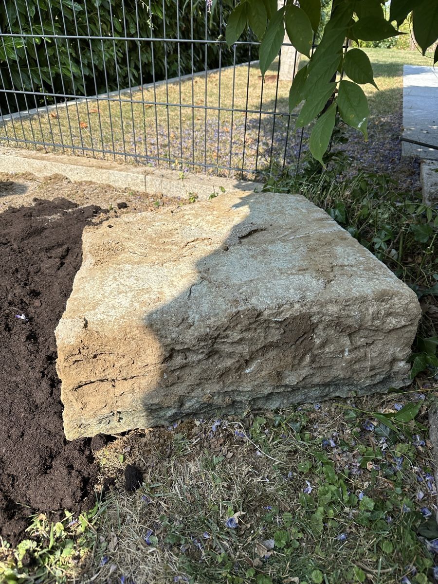 Pietre & tegole: Steinblock/Vogelbad (vllt Granit) – Usato da Riehen venduto da Pangu16