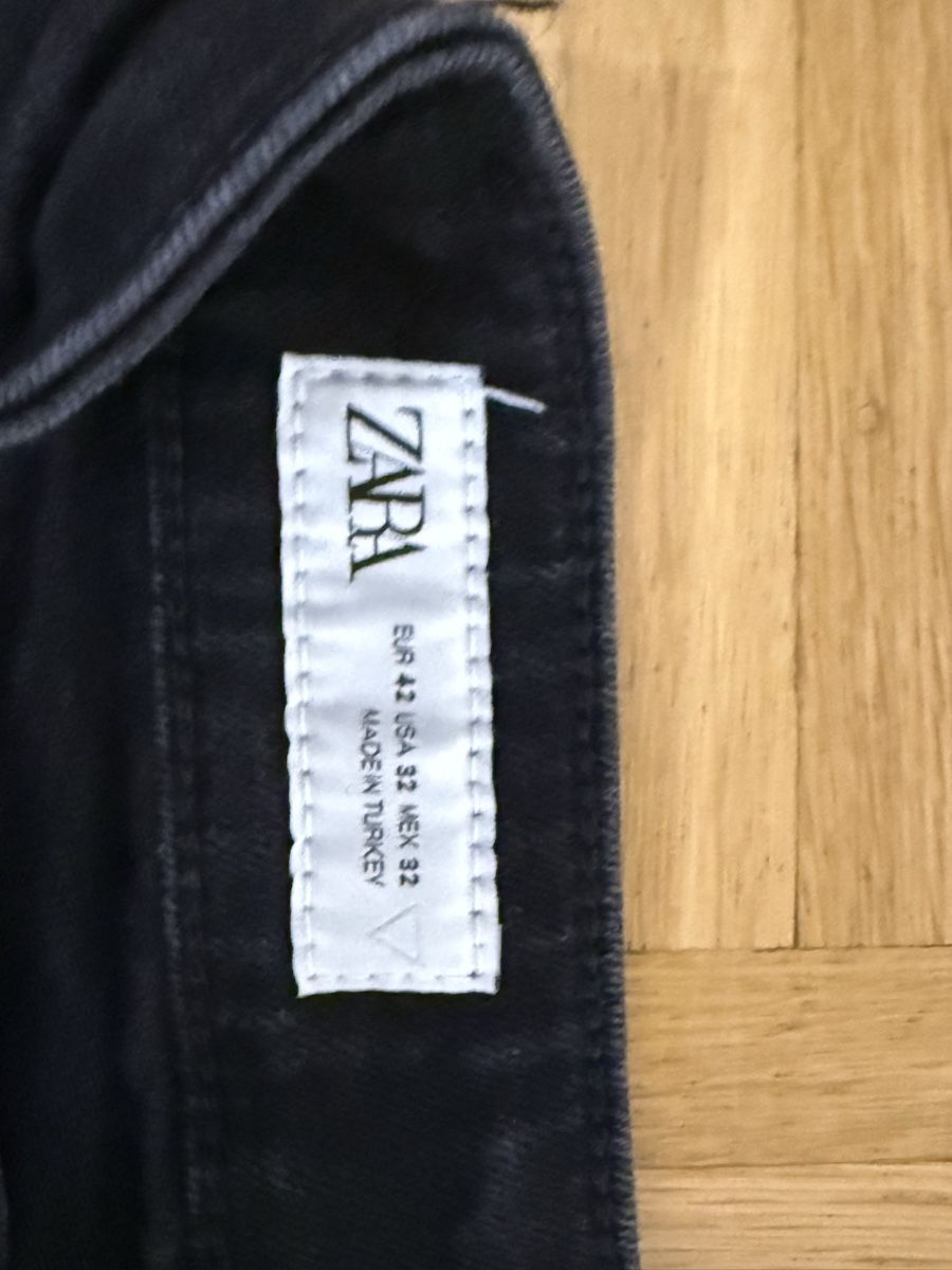 Zara Jeans: Schwarze Zara Jeans – Usato da Basel venduto da Andra44 1