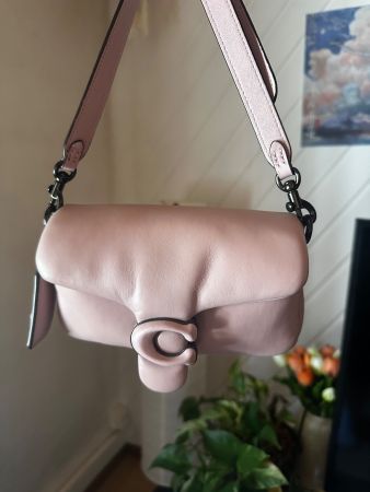Sac Coach Pillow Tabby violet cuir état neuf