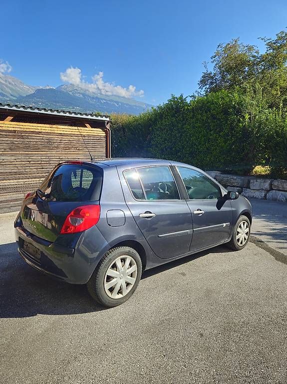 Renault Autos: Renault Clio 3 Bon état – Gebraucht aus Bramois von Jonv9 1