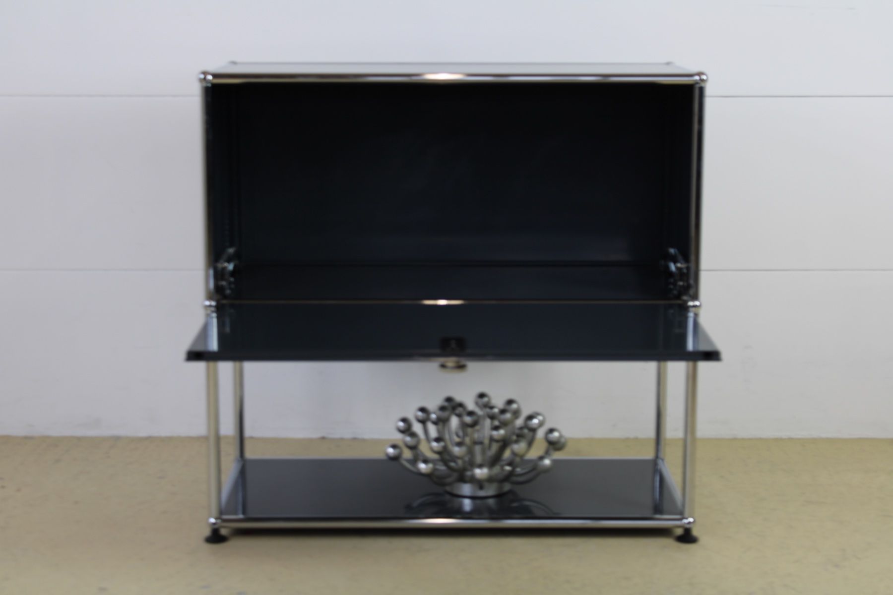 USM Cassettiere: USM Sideboard Anthrazitgrau, Umbau & Lieferung möglich – Usato da Meinisberg venduto da atelier_TILIJA 1